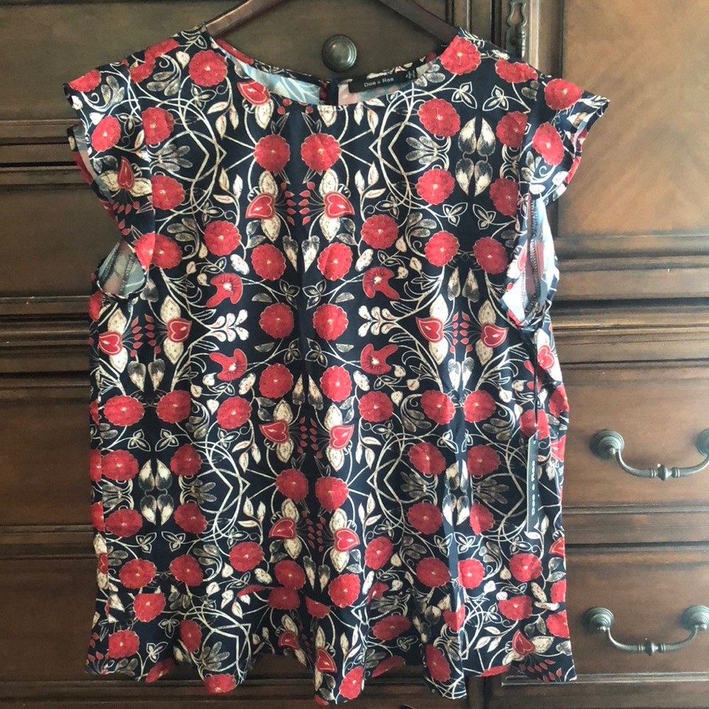 Doe & Rae NEW top sleeveless w/ ruffle Sz Lg